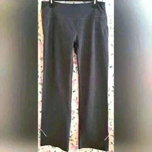 NWOT Athleta Grey Flare Leg Yoga Gym Exercise Casual Comfy Legging Pant SZ L